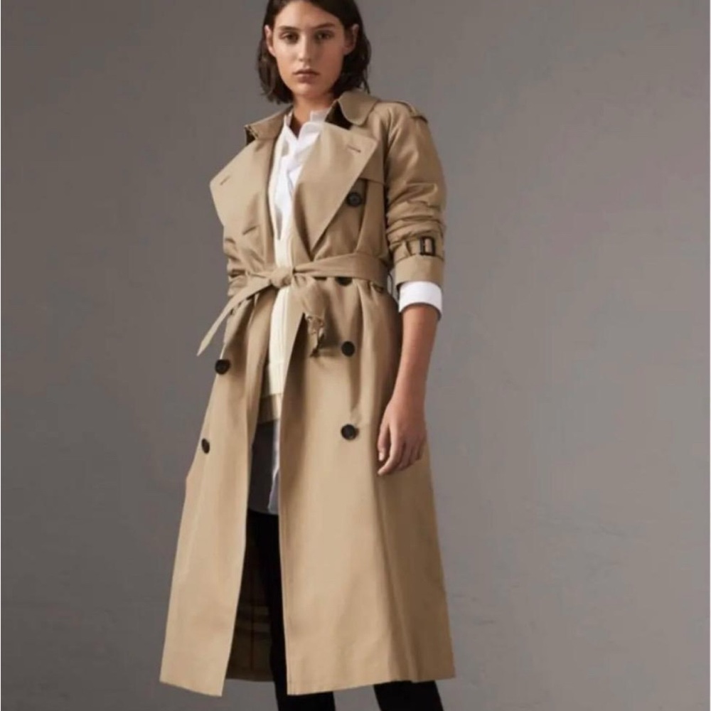 Burberry Trench with wool liner. Size XS/34.